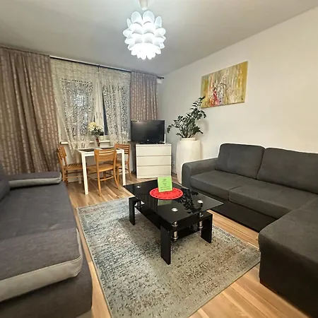 Centrum Stanislawa Moniuszki10 Parking * Варшава