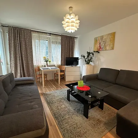 Centrum Stanislawa Moniuszki10 Parking