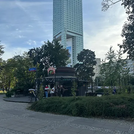 Centrum Stanislawa Moniuszki10 Parking Варшава