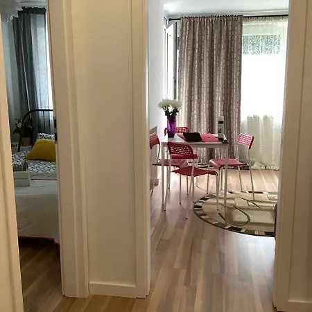 Centrum Stanislawa Moniuszki10 Parking Варшава