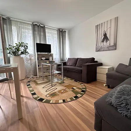 Centrum Stanislawa Moniuszki10 Parking شقة