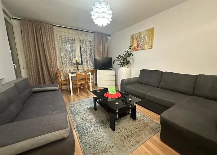 Centrum Stanislawa Moniuszki10 Parking * وارسو