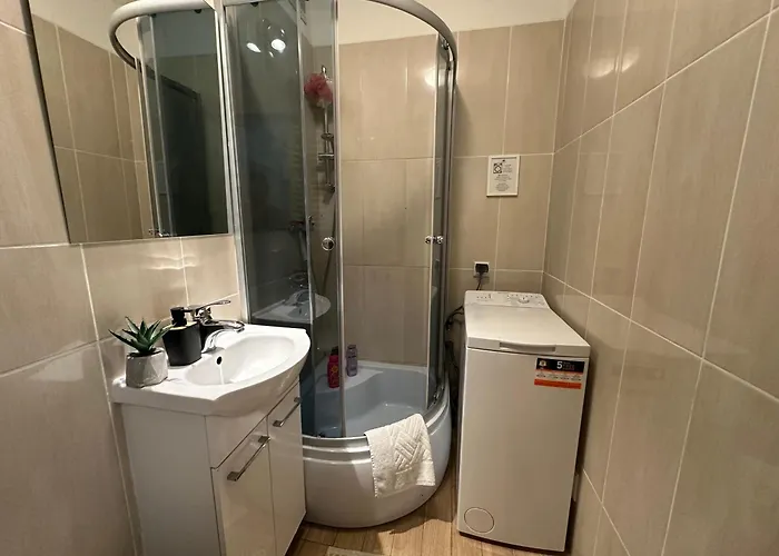 Centrum Stanislawa Moniuszki10 Parking وارسو