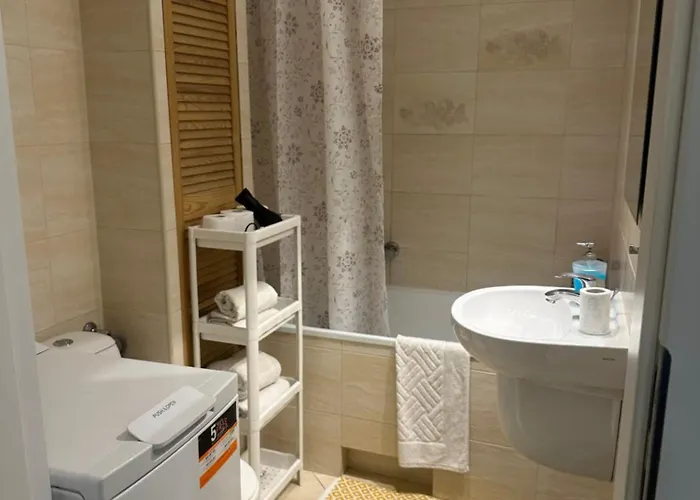 Centrum Stanislawa Moniuszki10 Parking شقة